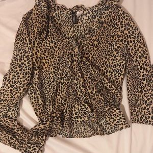 🍒 H&M cheetah print blouse 🍒
